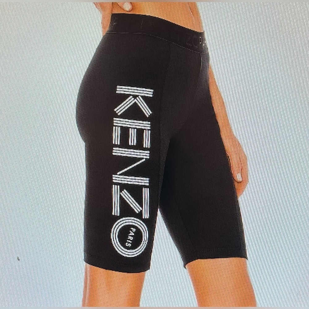 Kenzo. High- waisted logo legging shorts. Size M.